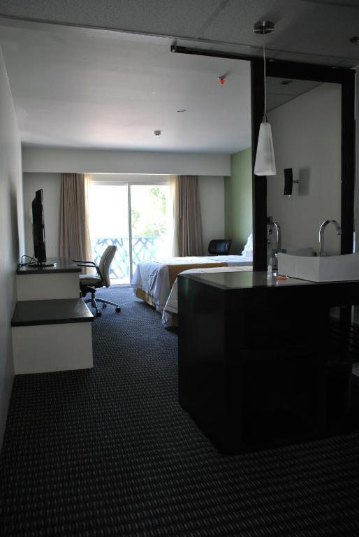 L Hotel Mexicali Szoba fotó