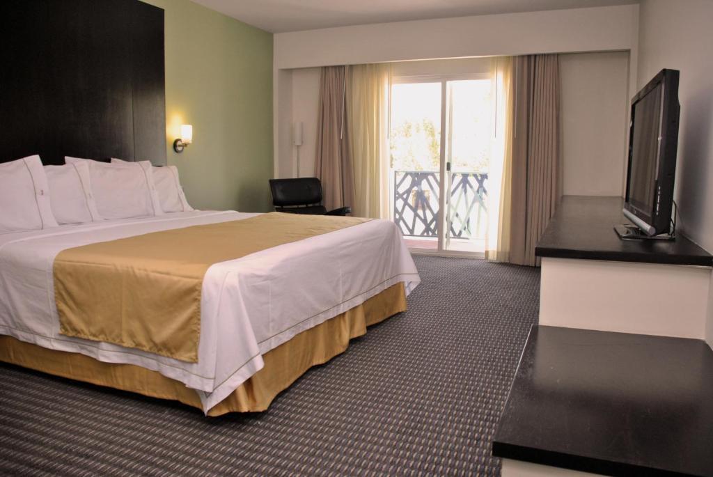 L Hotel Mexicali Szoba fotó